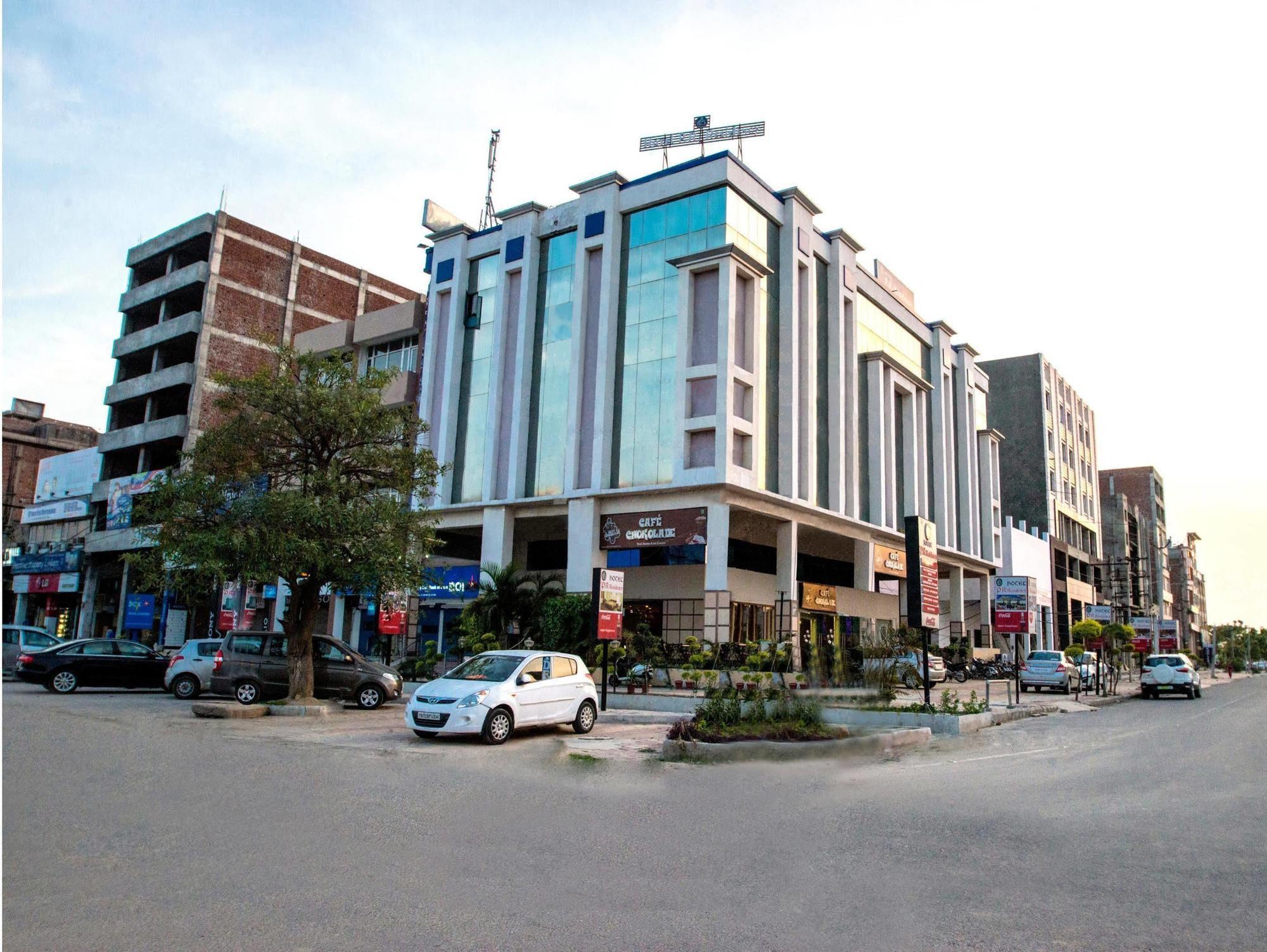 Hotel Pr Residency Amritsar Bagian luar foto