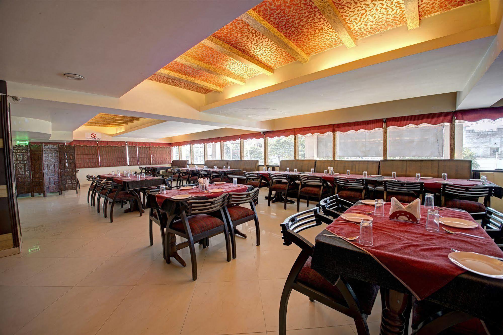 Hotel Pr Residency Amritsar Bagian luar foto
