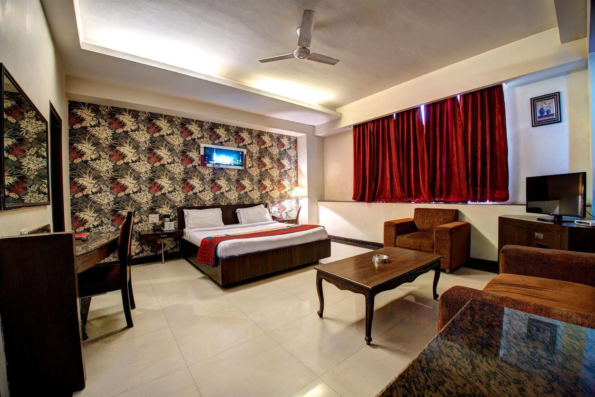 Hotel Pr Residency Amritsar Bagian luar foto