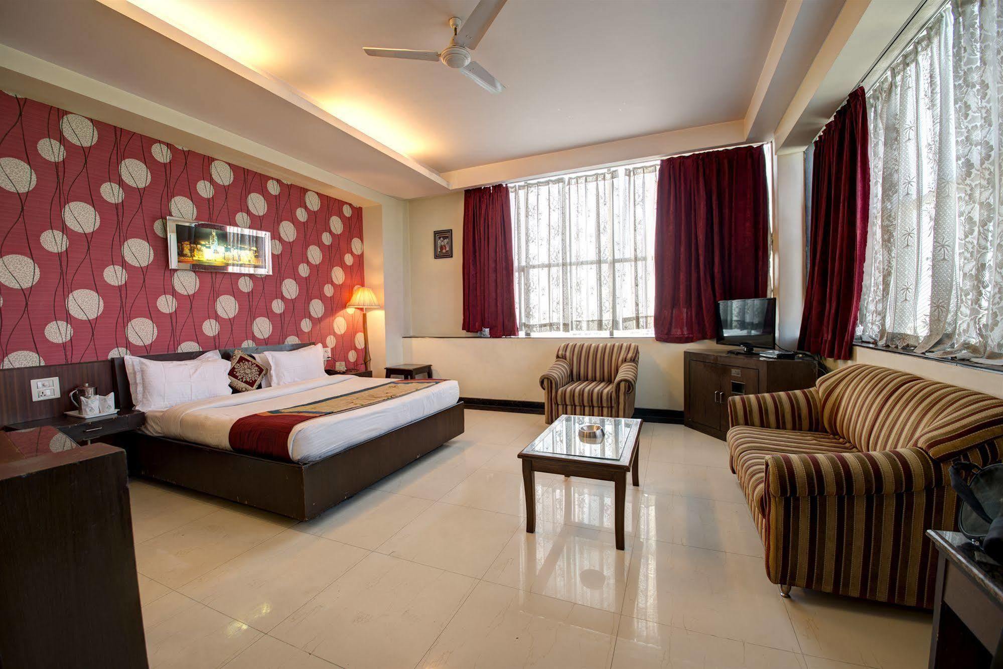 Hotel Pr Residency Amritsar Bagian luar foto